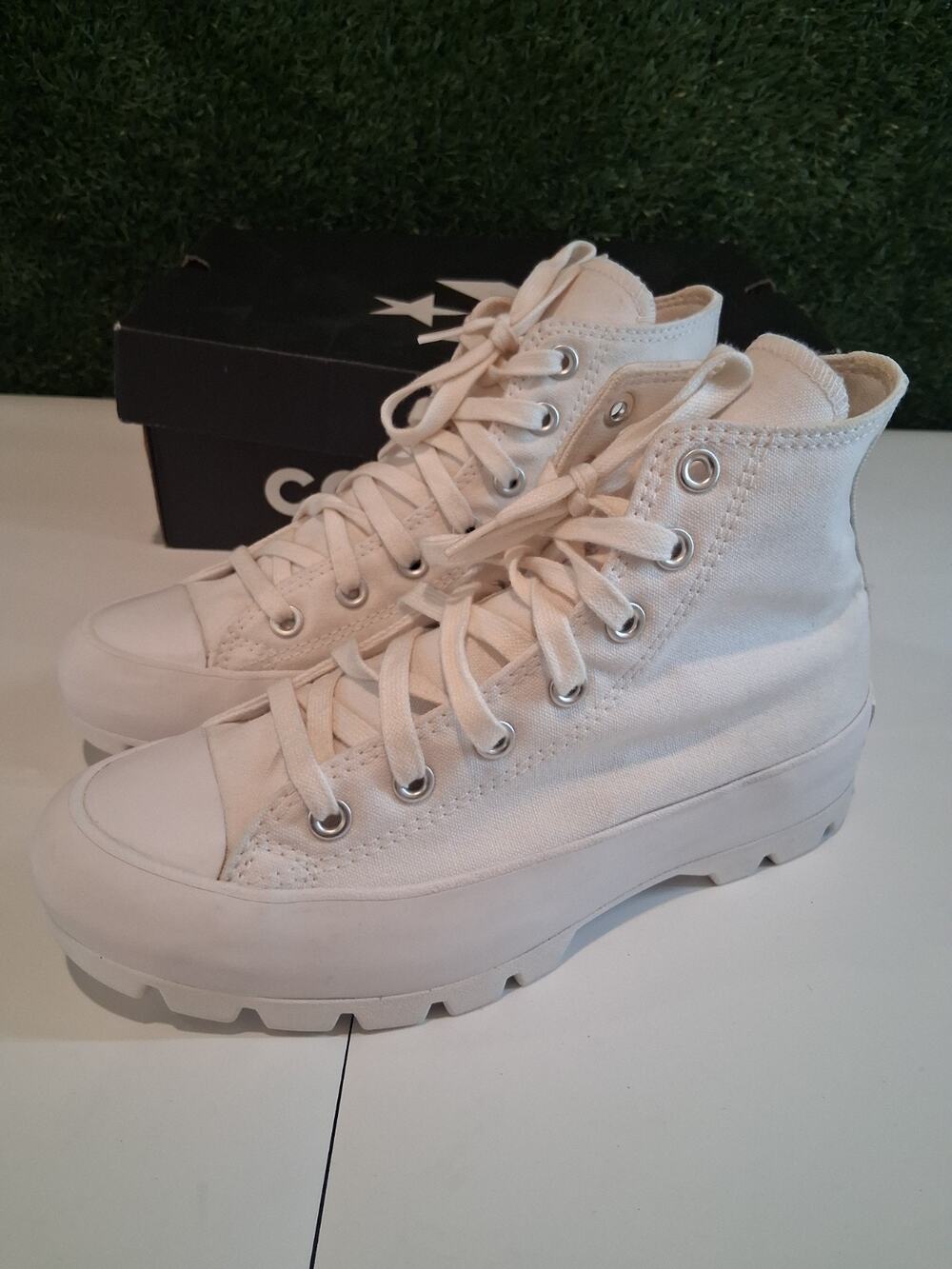 Converse Chuck Taylor All Star Lugged Hi White Platform Women Sz 8 Box 565902C